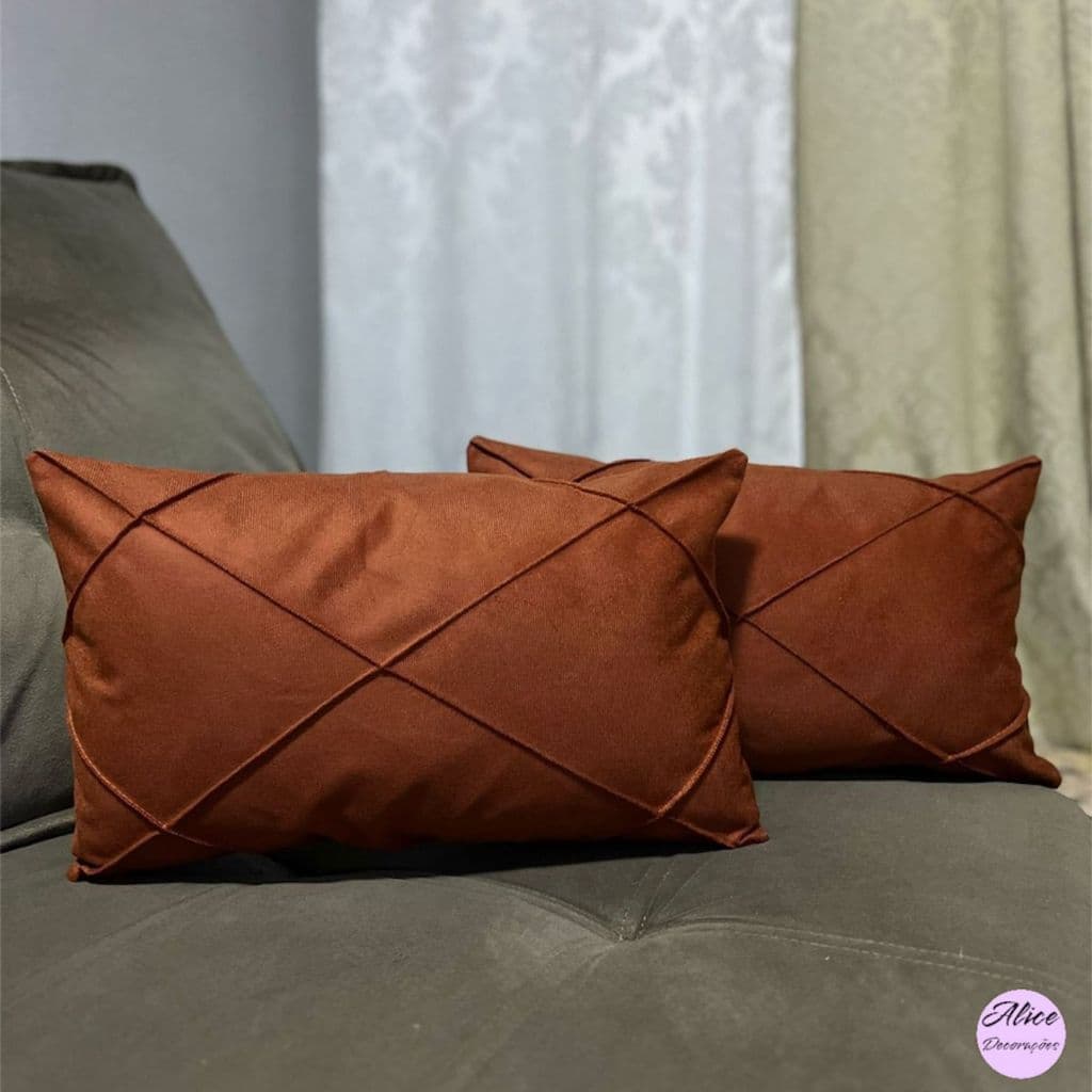 Kit 02 Almofadas Retangular Baguete Cheia em Suede Drapeada 30cmx50cm