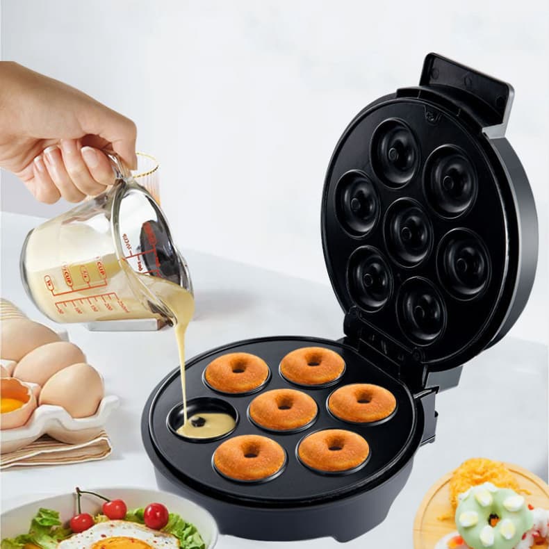 Máquina de Donuts e Rosquinhas Preta 110V com Aquecimento Rápido Uniforme 7 Rosquinhas Antiaderente