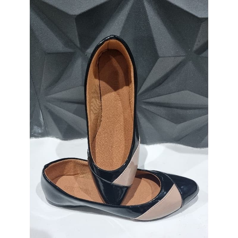 Sapatilha Feminina Heloisa moda casual estilo moderno bico fino dia a dia confortável.