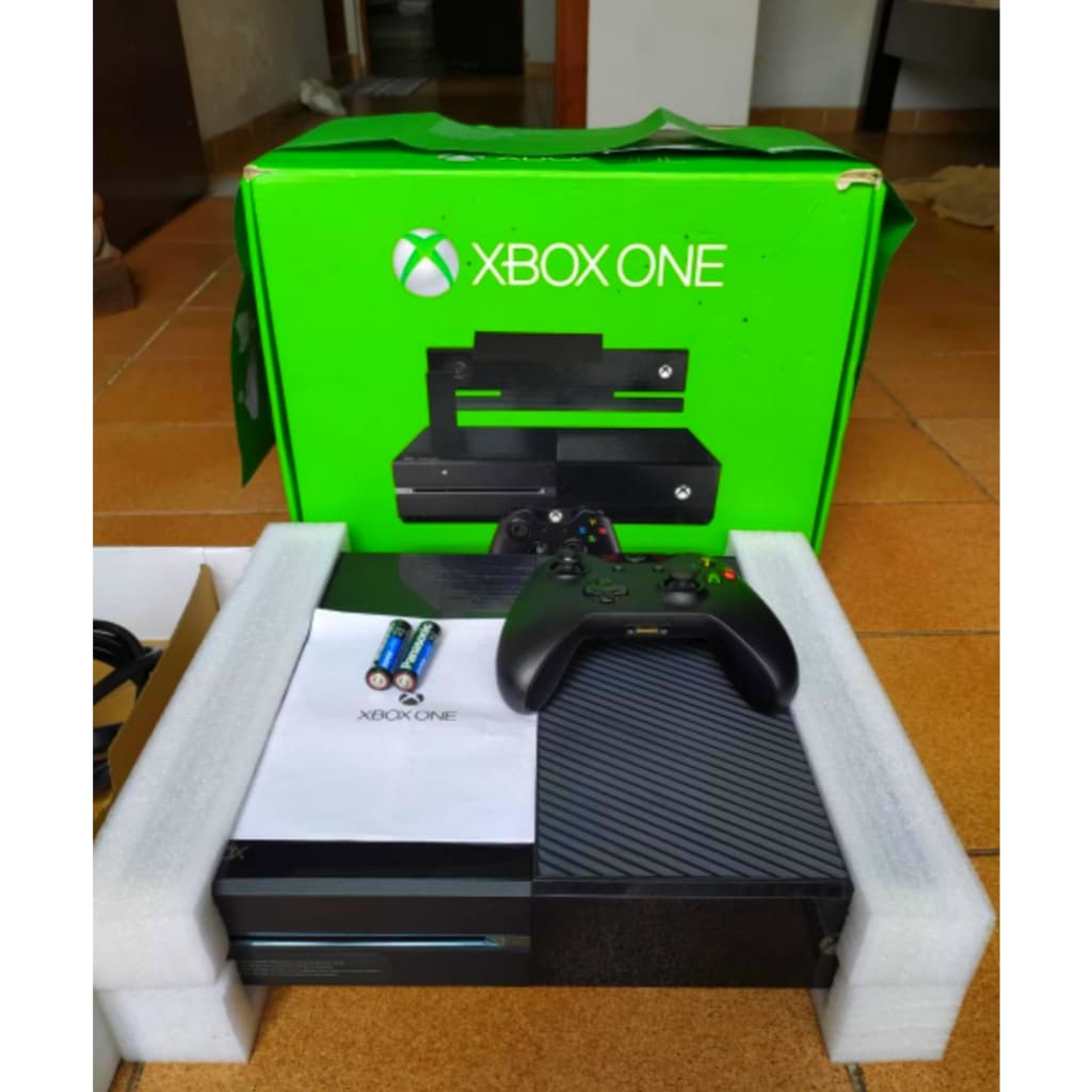 Console Xbox one com 10 jogos na memória Roblox, FORTNITE, cód warzone, corrida, futebol