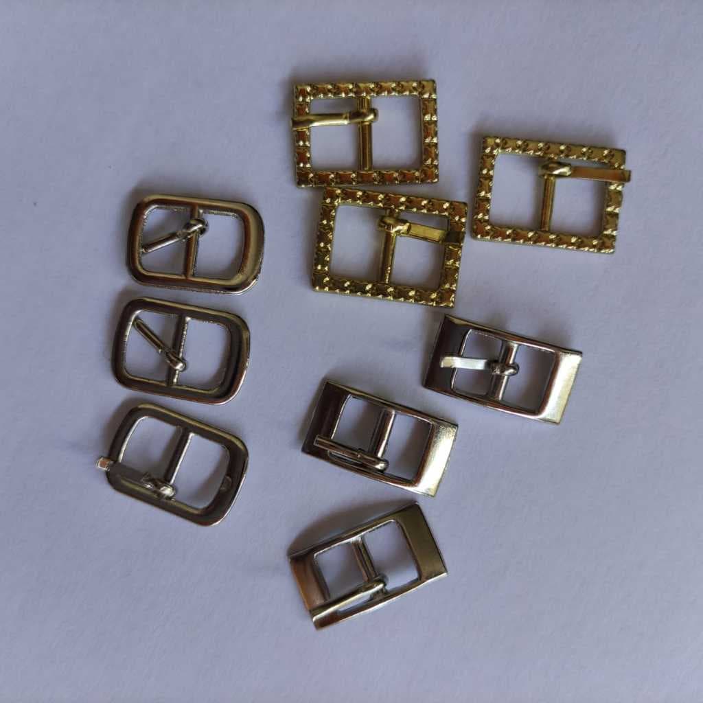 Fivela Prata/ Dourada para sapatinho - 6 unidades