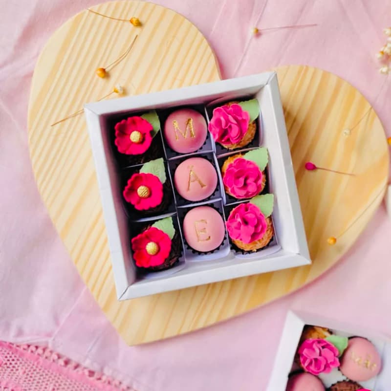 10~50 CAIXAS EMBALAGEM MOLDURA PARA 9 DOCES COM VISOR EM ACETATO BRANCA