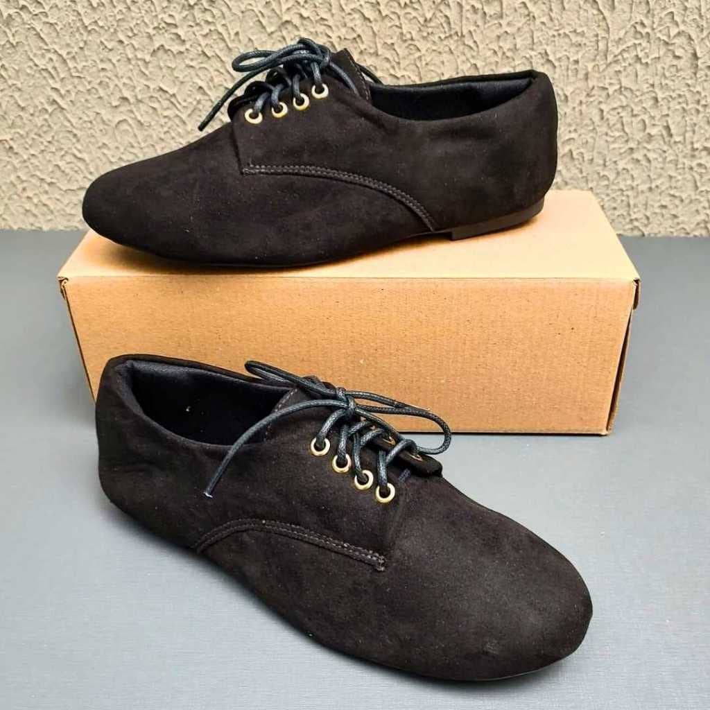Sapato Oxford preto camurça bico redondo