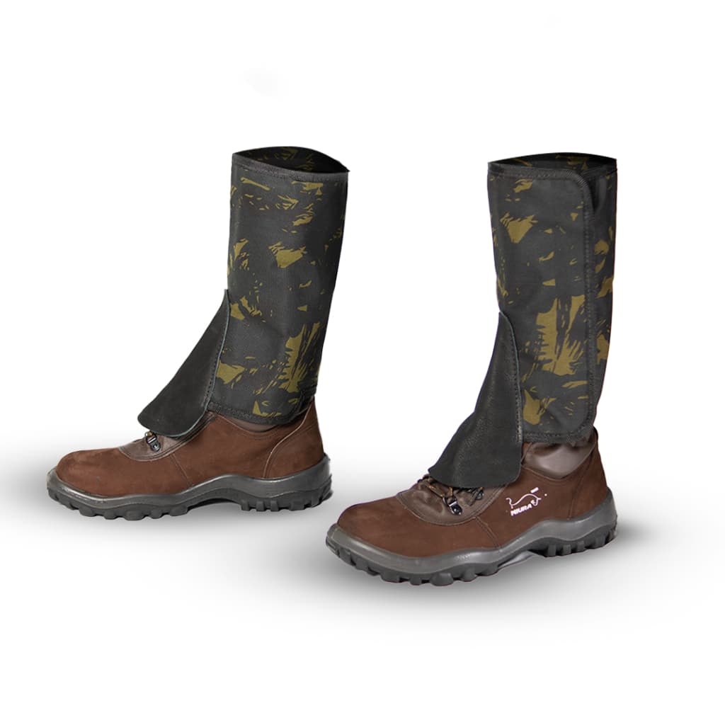 Perneira em Lona com proteção de couro para o cadarço.