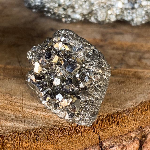 PIRITA BRUTA - PEDRA DA PROSPERIDADE E DINHEIRO PEQUENA - Cristal Pedra Bruta Natural