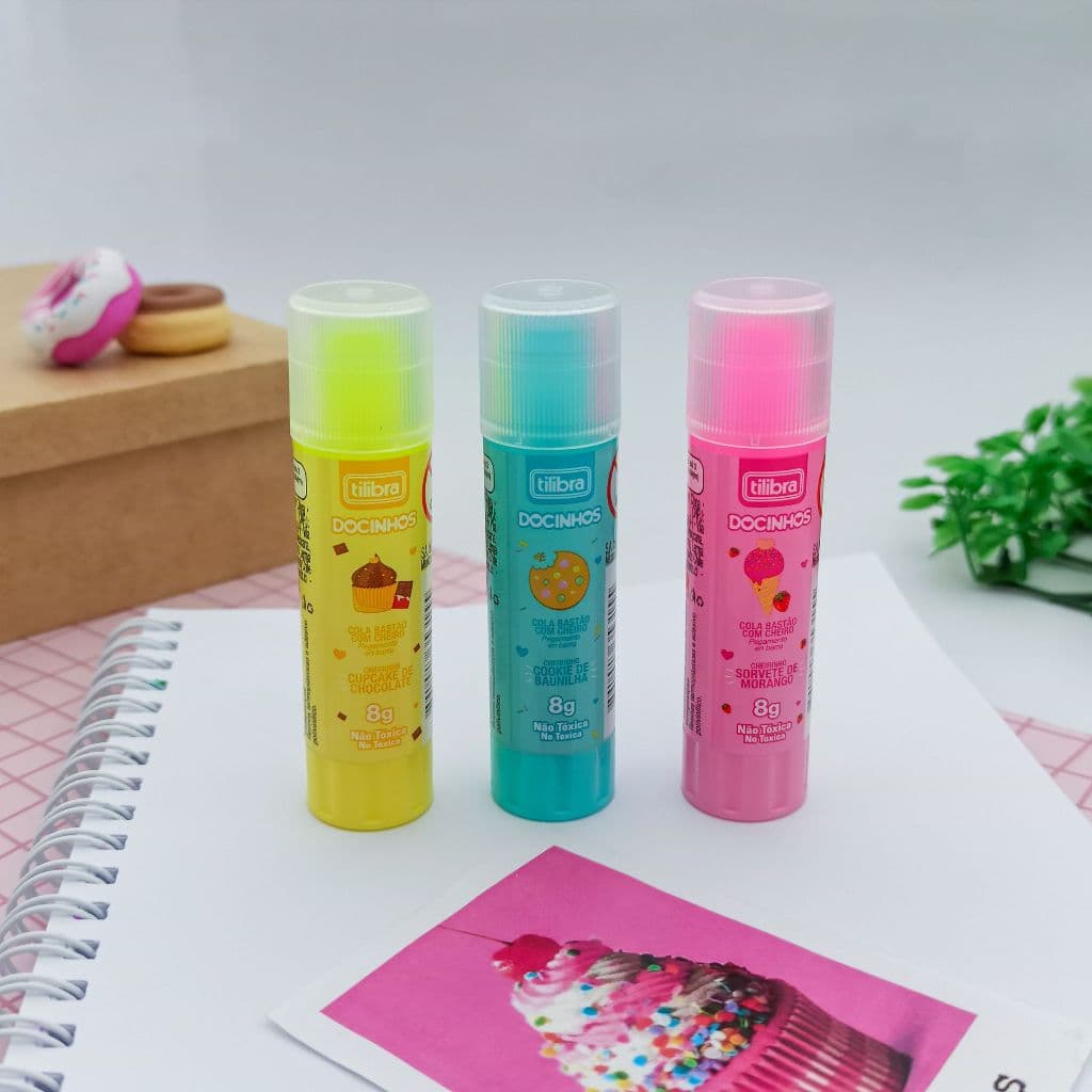 Cola Colorida Docinhos com Cheiro em Bastão 8g (azul, amarelo e rosa) - Tilibra