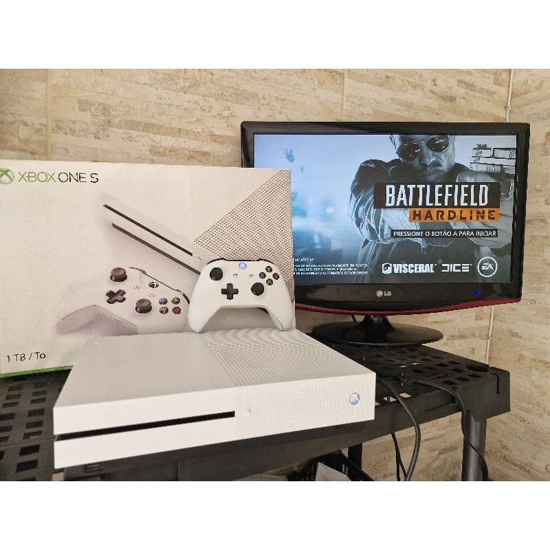 Xbox one s 500gb + 1 controle seminovo com nota fiscal e garantia