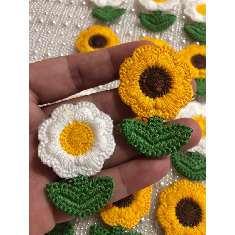 Aplique flor crochê Girassol/Margarida 50x35mm -4unid