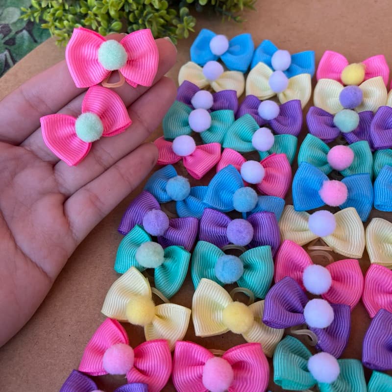 Lacinhos pet P gorgorão pompom. Laço pequeno 3 cm para cachorra. Banho e tosa pet shop