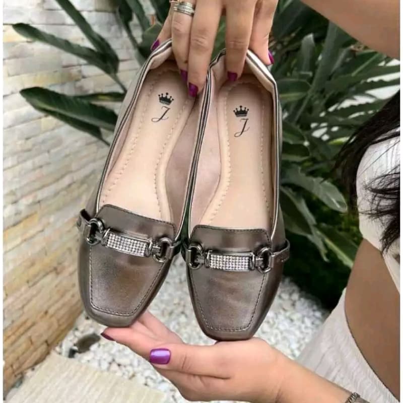 Mocassim Feminino Prata Velho Bico Quadrado Enfeite Strass Elegante Sapato Casual.