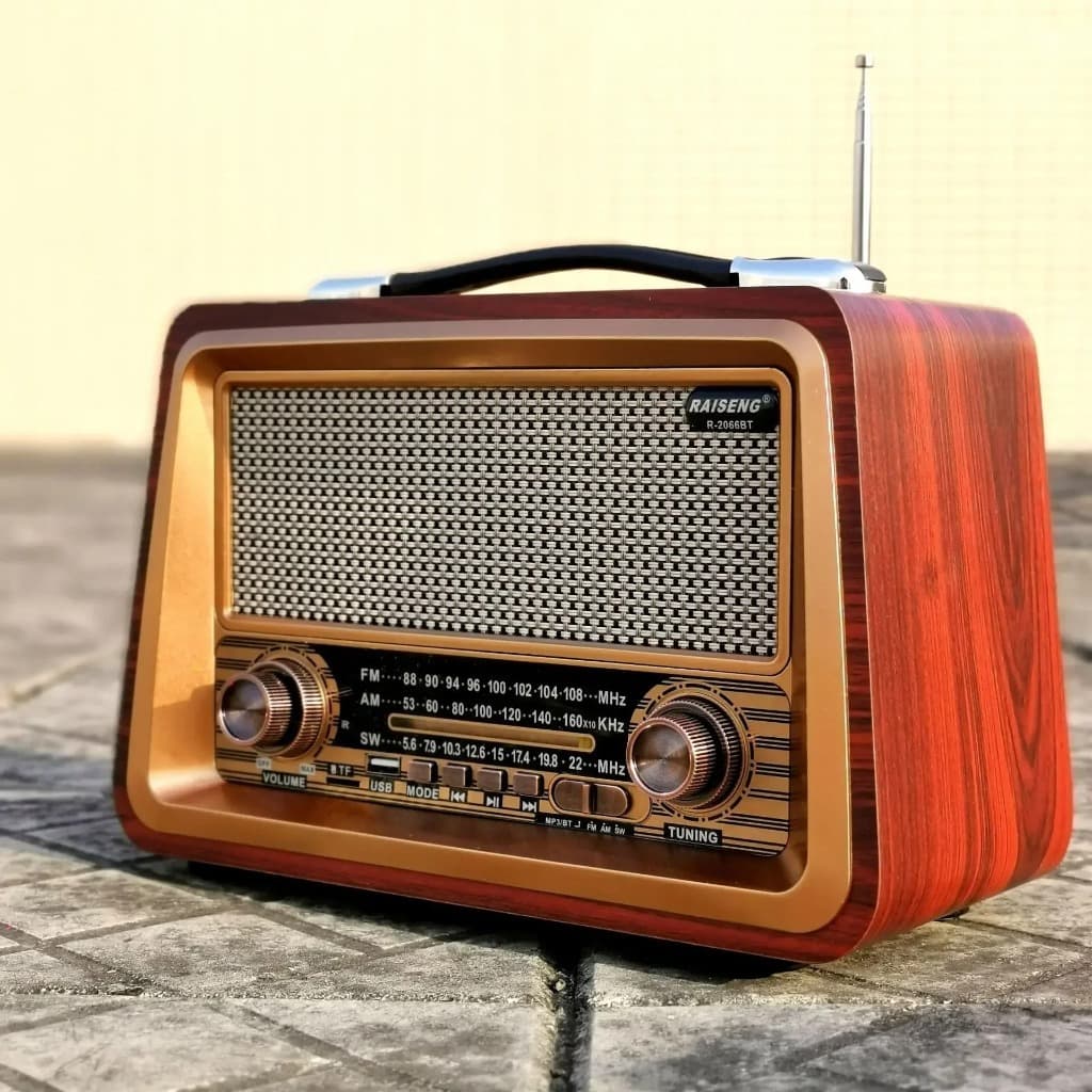 Rádio Portátil Vintage Retro Recarregável Sua Trilha Sonora com Estilo em AM/FM/Card/PenDrive
