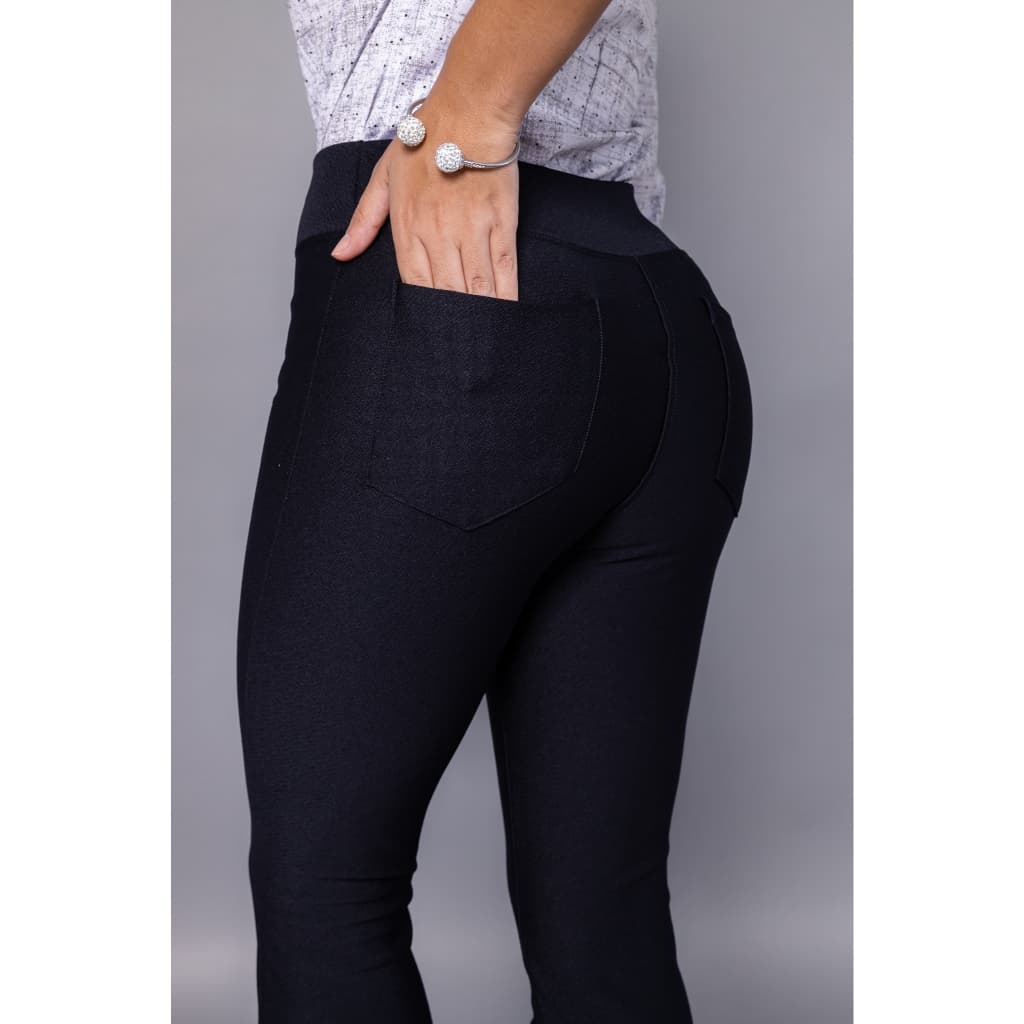 Calça Legging Flare Com Bolso Traseiro Feminina Malha Crepe