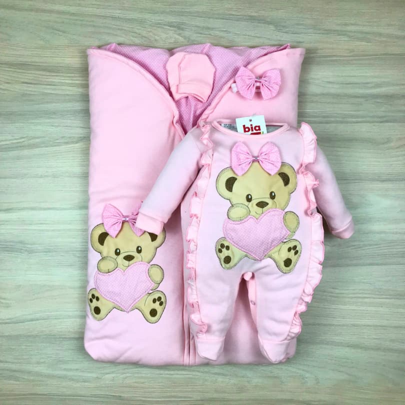 Saída maternidade menina bordado ursa coração com saco de dormir