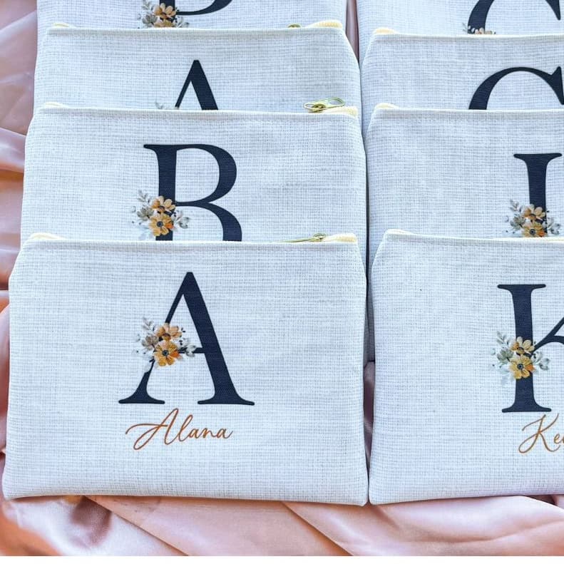 PRODUÇÃO 3 DIAS ÚTEIS  + FRETE - Necessaire Verde Oliva/Terracota Personalizada com Nome e inicial p/ madrinhas