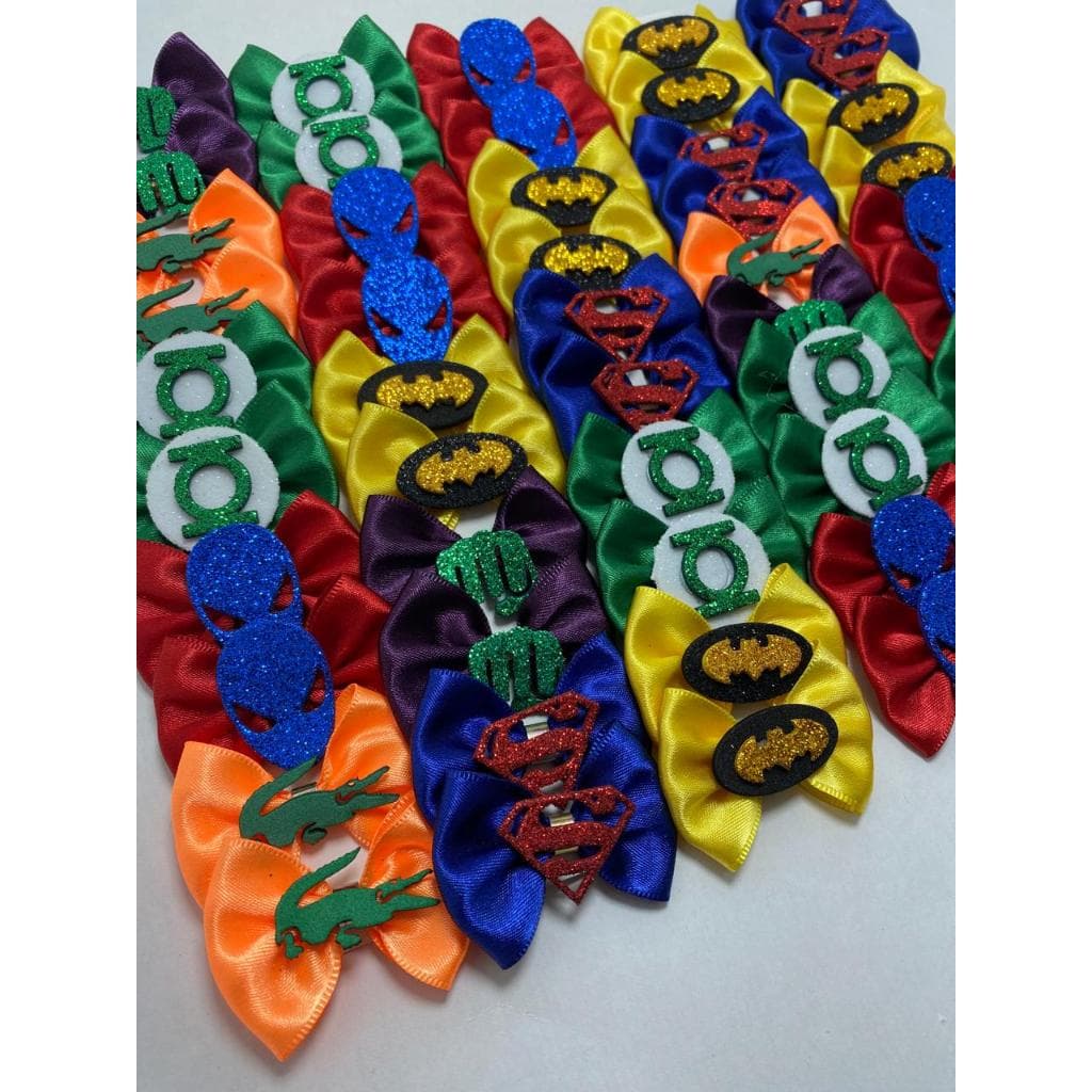 50 unidades lacinhos pet para macho mix cores variadas personagens cachorro, caes laço banho e tosa