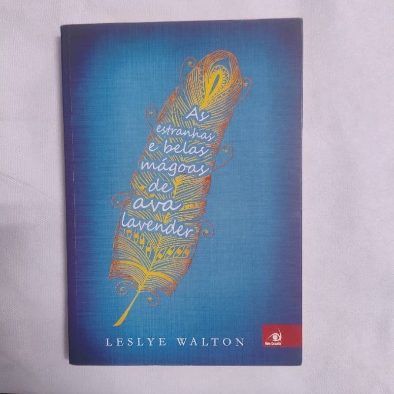 Livro As estranhas e belas mágoas de Ava Lavender