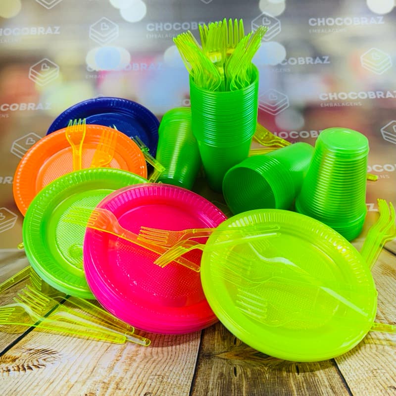 KIT 150 ITENS FESTA NEON 50 GARFINHO + 50 PRATINHO + 50 COPO DESCARTAVEIS BELLO COPO CORES NEON