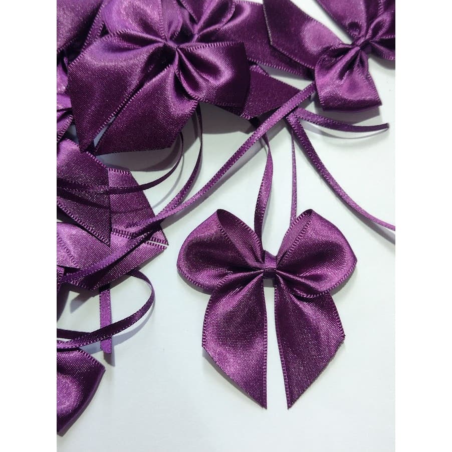 Laço Lacinho de Cetim Nº5 Plus 6x6cm com Fita para amarração - 10 unidades -  Decorações de doces, mesas, bolas e esferas acrílicas, caixa milk, personalizados e lembrancinhas