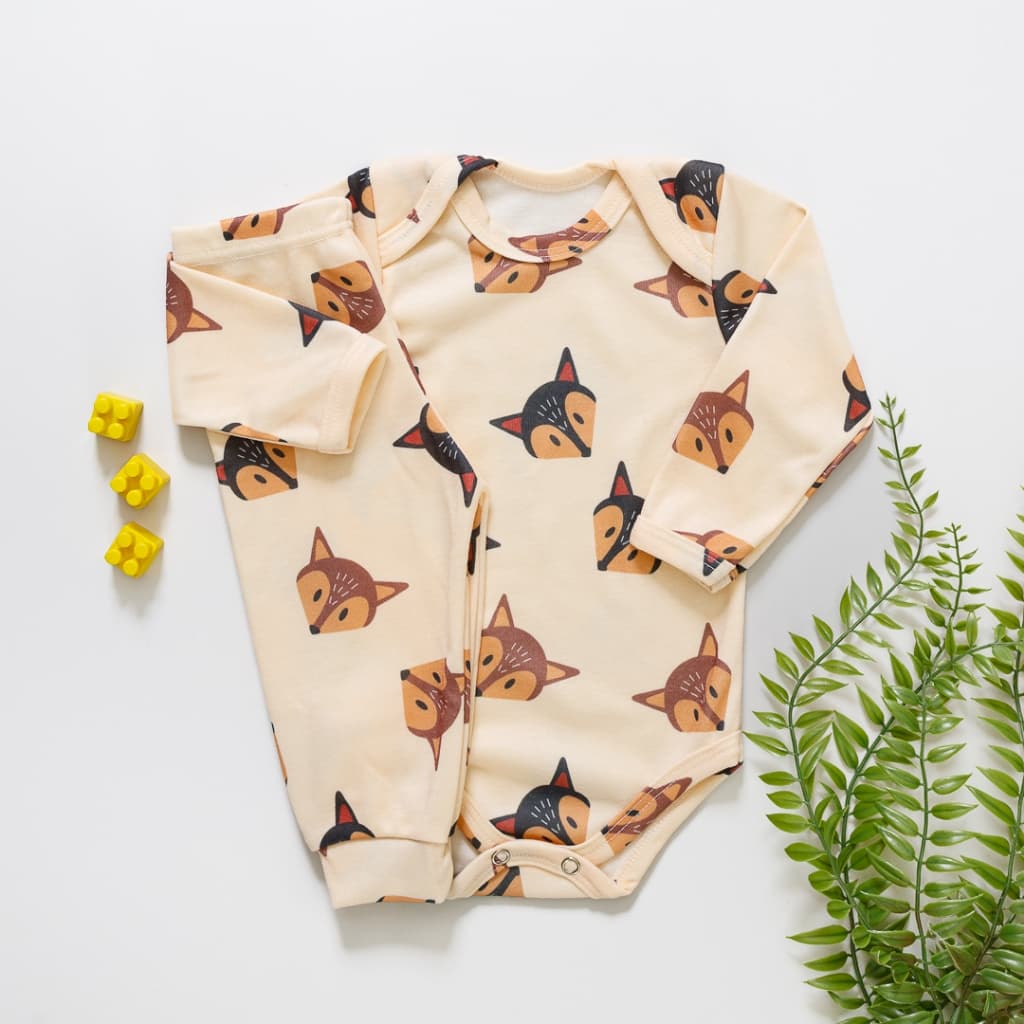 Conjunto Bebê Suedine Antialérgico Pagão Body e Calça Longo Raposinha Off