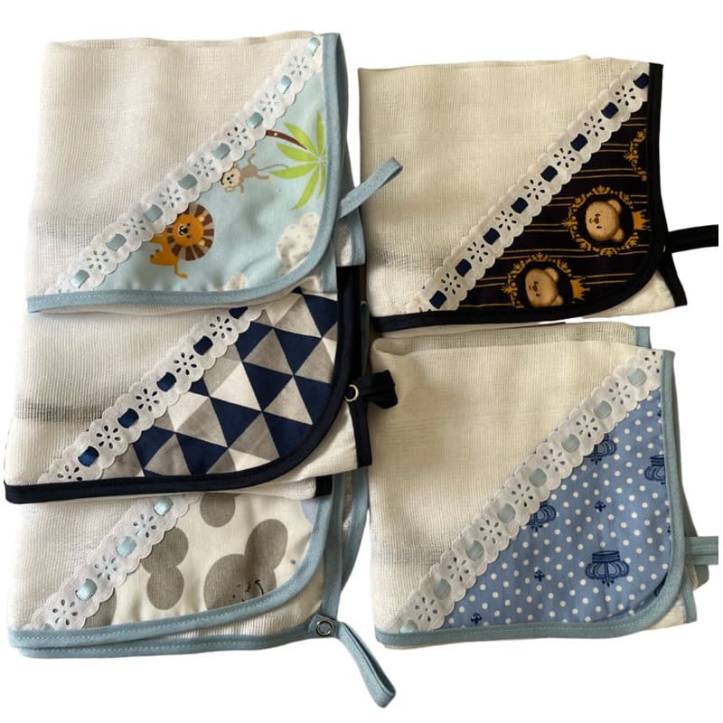 kit com 5 fraldinhas de boca  100% algodão com porta chupeta em tecido fralda extra macio