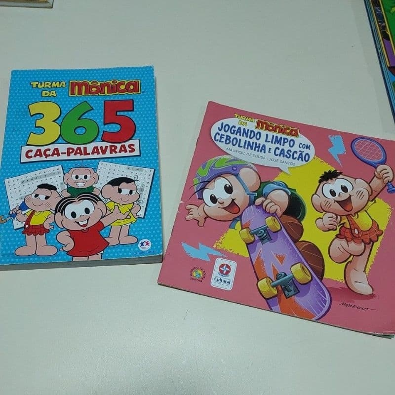 Kit com caça palavras  e livrinho