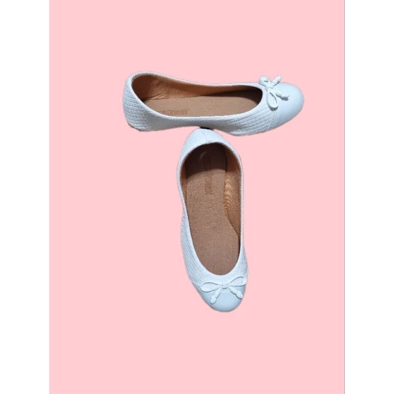 Sapatilha feminina Renata bico redondo trisse com laço moda evangélica estilo casual dia a dia.