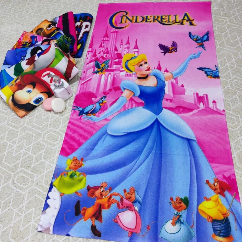 Toalha CINDERELA de Banho e Praia Infantil Temática Personalizada Gigante Algodão Rosa