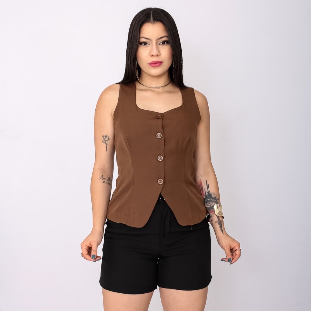 Colete Feminino Alfaiataria Alça Larga Gola Quadrada detalhe aberto na frente