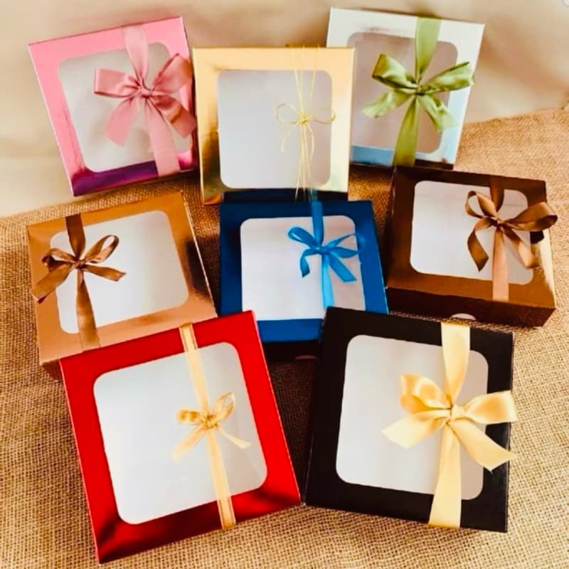 10~40 CAIXA COM VISOR 15X15X4 PARA PERFUME SABONETE  COM VISOR LAMINADA ASSK S21//