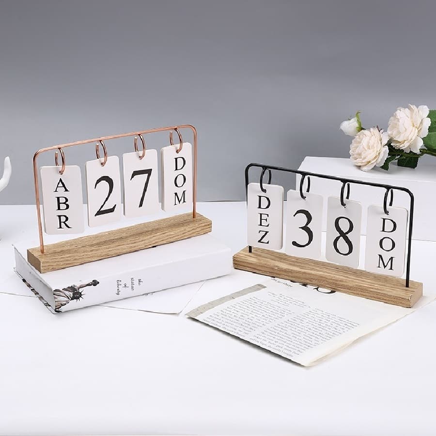 Calendário de Mesa Decorativo com Plaquinhas Preto Rose Dourado Permanente Escritório Util E Simples