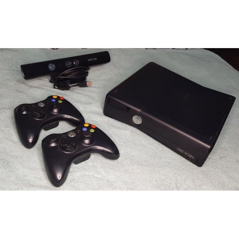 Xbox 360 Desbloqueado com HD lotado de jogos, kinect, controles 1000 games