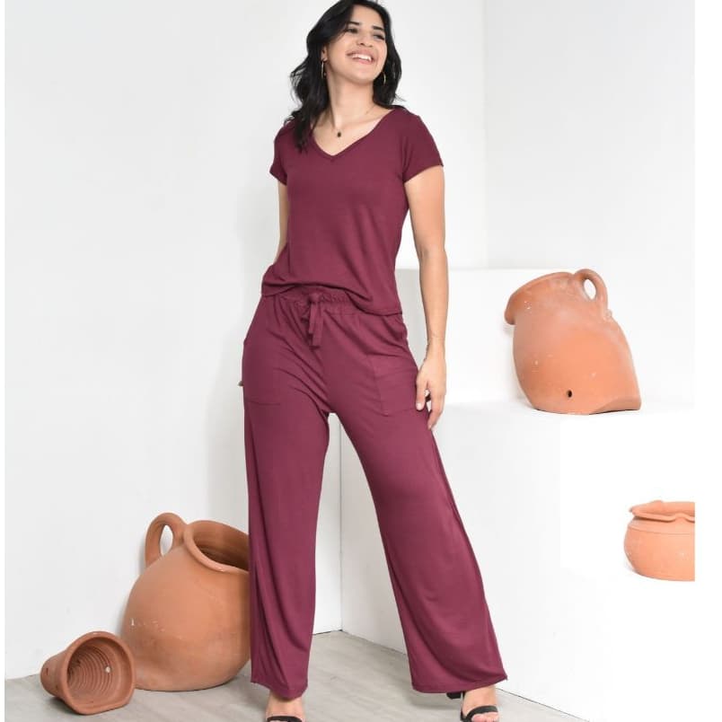 Conjunto Viscolycra Pantalona e blusa Gola V Básica