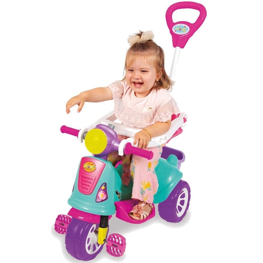 Motoca com Pedal Carrinho De Passeio Triciclo Avespa Apoio de Pé e Haste Empurrador Infantil Maral