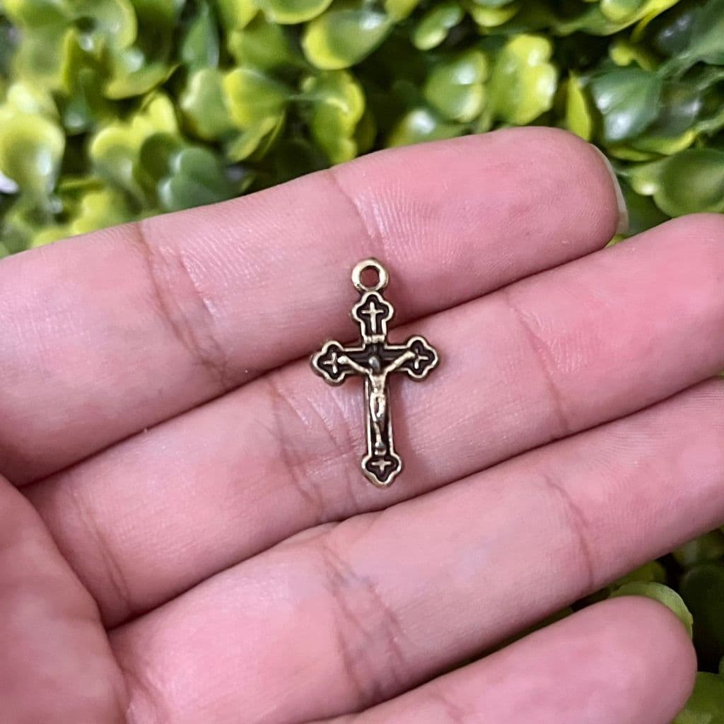 10 Mini Cruz Dupla Face Dezenas e artesanatos Ouro Velho - Pingente Cruz em Metal - Terços de Pulso - Lembrancinhas
