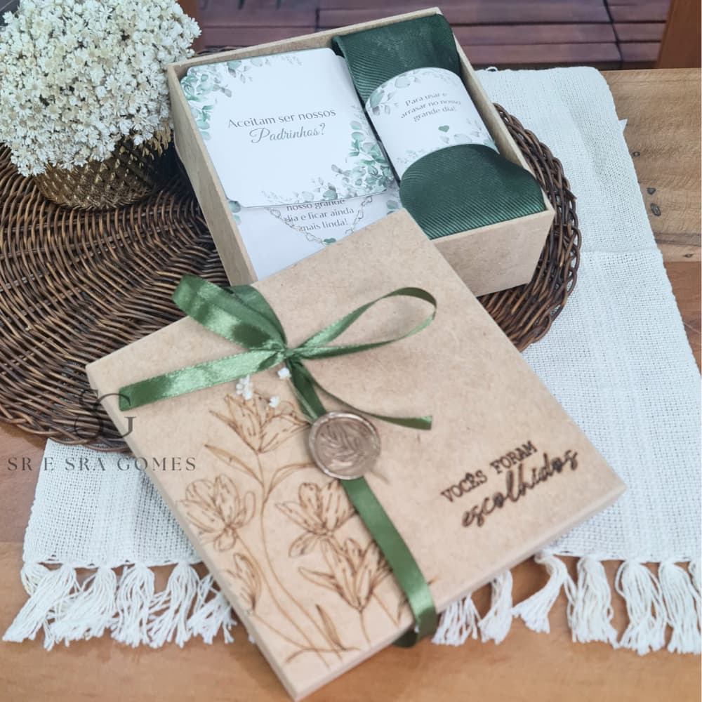 Kit Caixa Convite para Padrinhos Gravata Pulseira e Caixa Decorada com Lacre de Cera Acompanha Tags