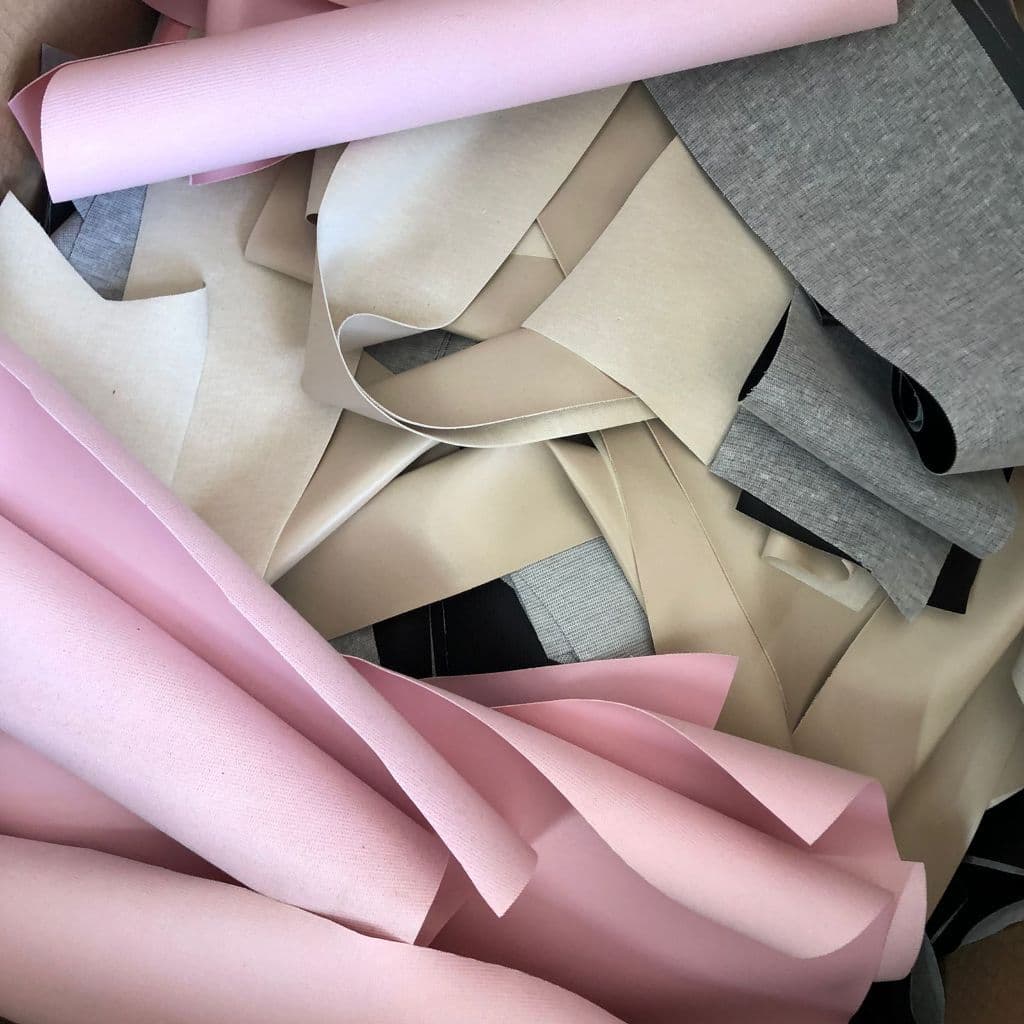 Retalho de Sintético Colorido para confeção costura p patchwork valor do 5 kg