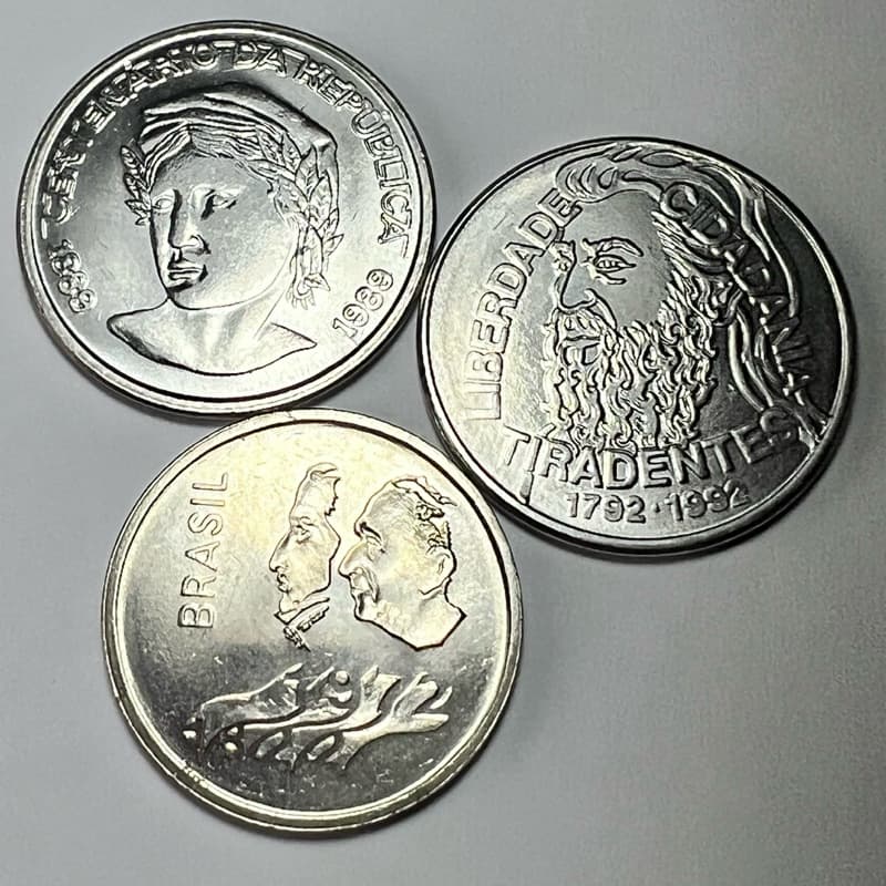 Lote 3 Moedas Comemorativas Tiradentes 1992 Independência 1972 e Centenário República 1989