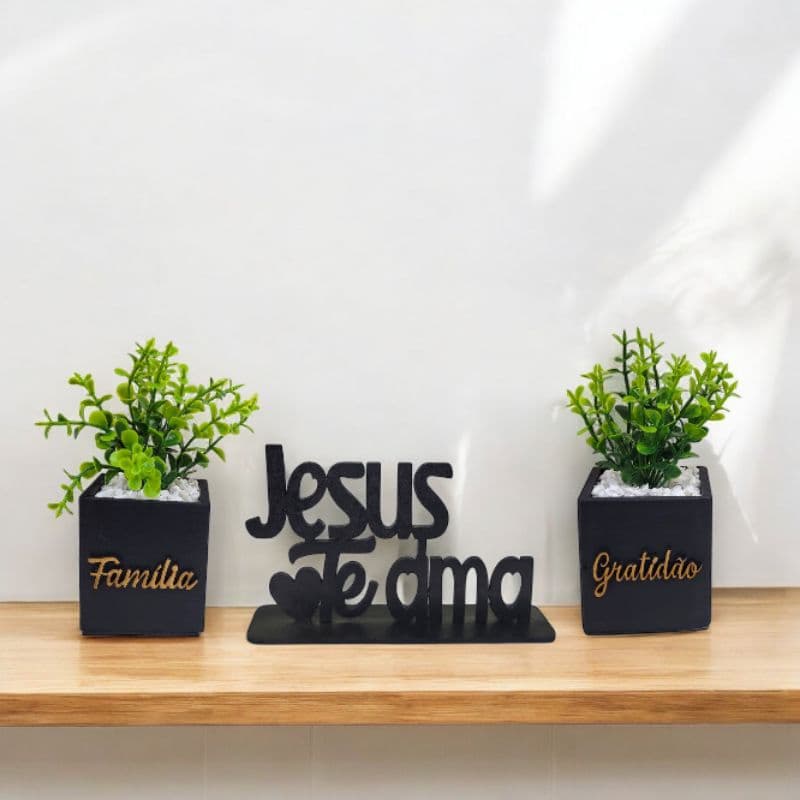Kit 02 Vasinhos + Plaquinha de mesa Jesus te Ama.