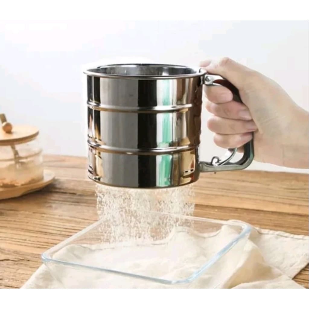TAPIOQUEIRA POVILHADOR PENEIRA CANECA COM GATILHO MANUAL EM ACO INOX ACUCAR FARINHA TAPIOCA COZINHA MULTIUSO
