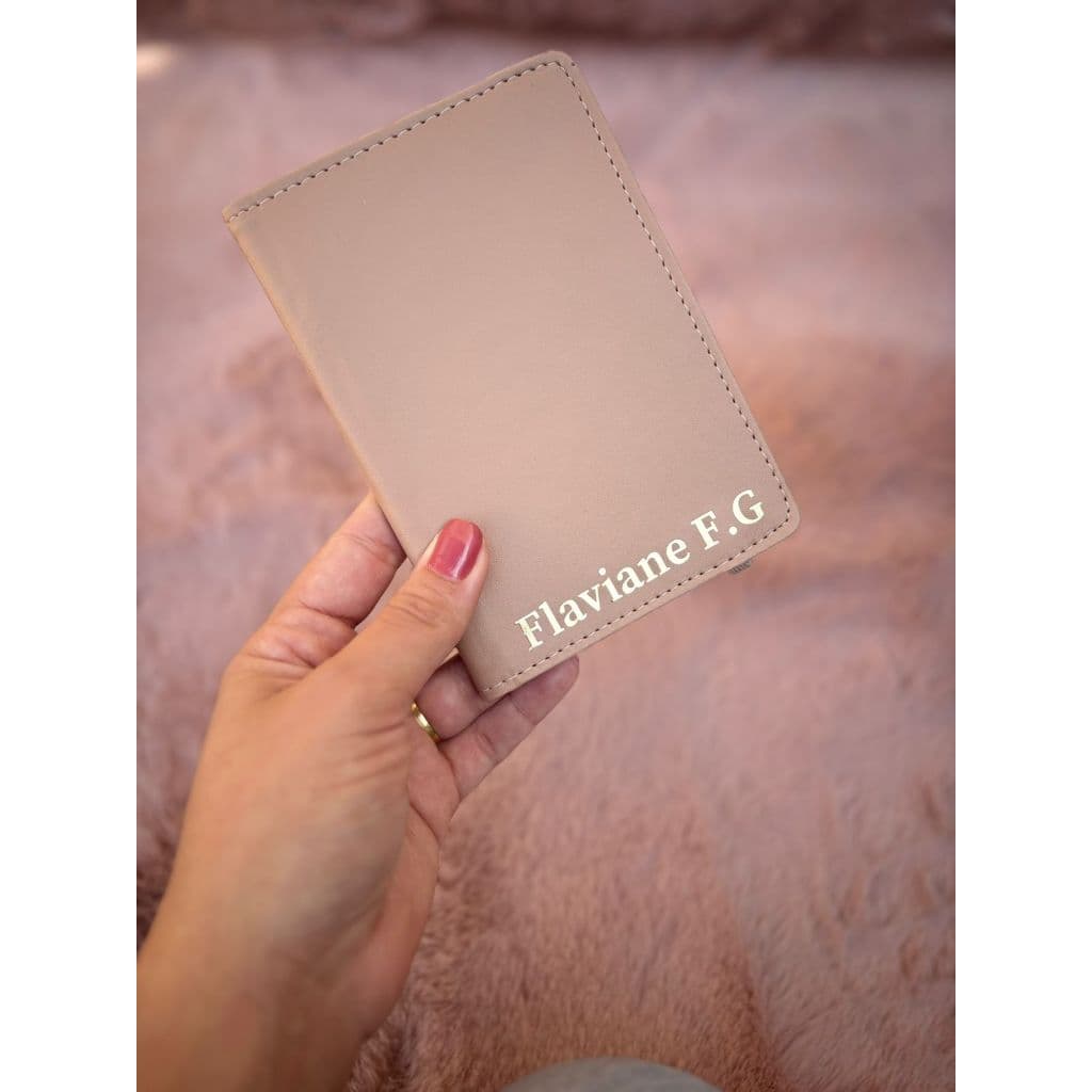 Capa Porta Passaporte Personalizado Com Nome Em Couro Sintetico