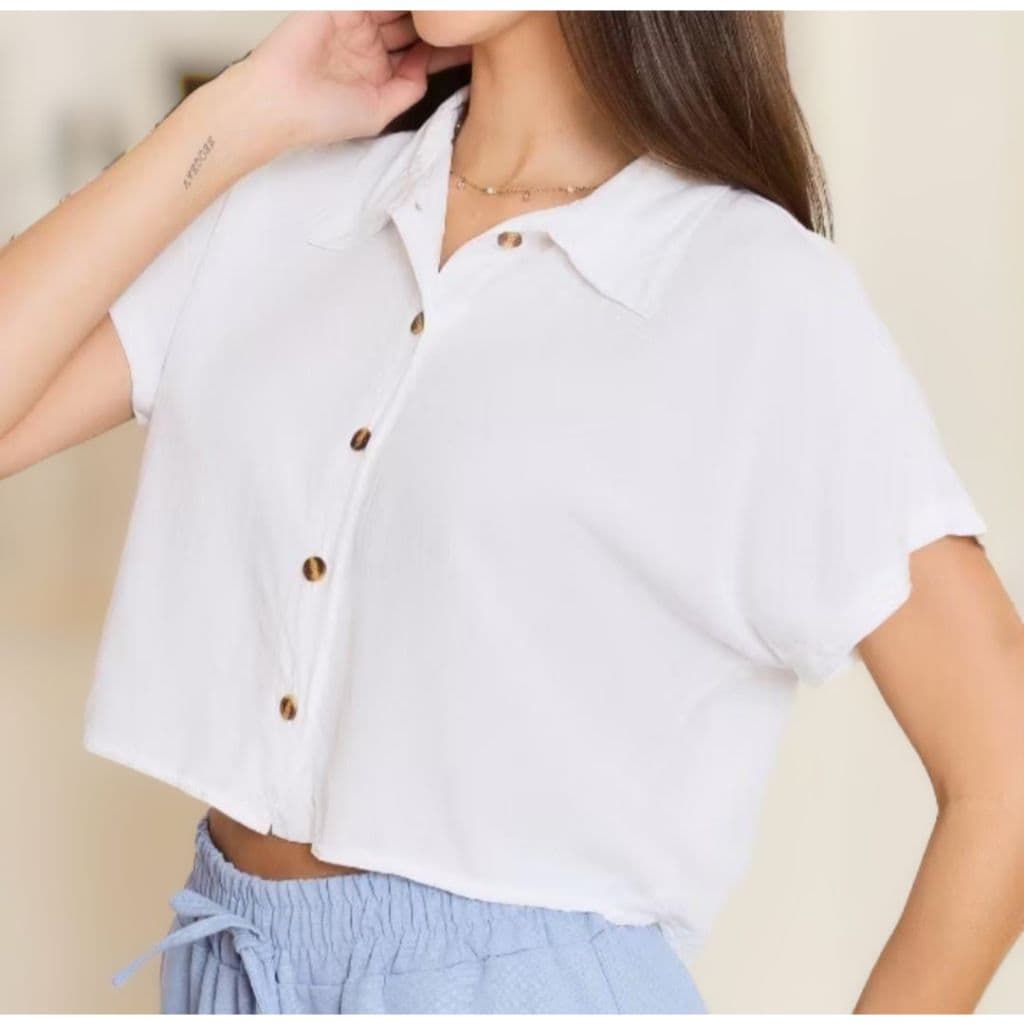 Blusa Camisa Feminina  com Manga curta e Botões