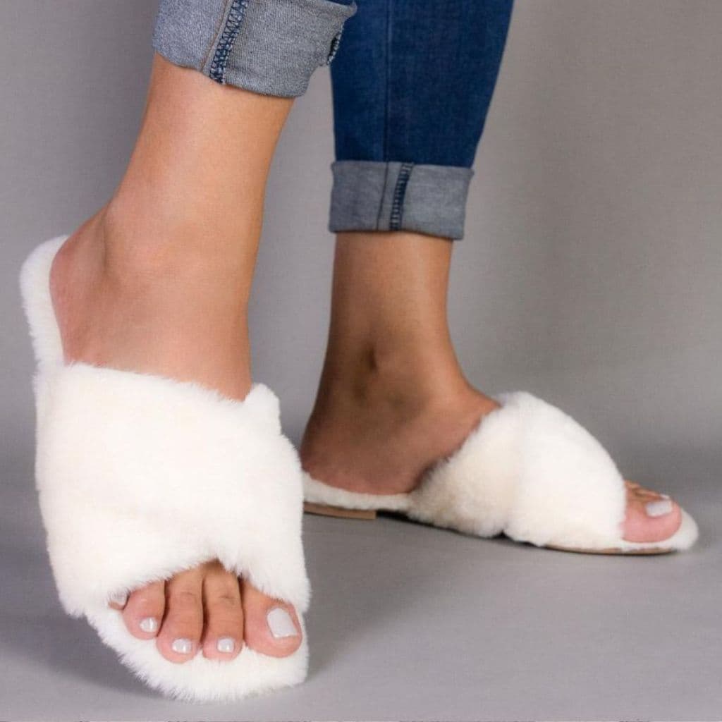 Pantufa Feminina Pelúcia x Rasteirinha Moda