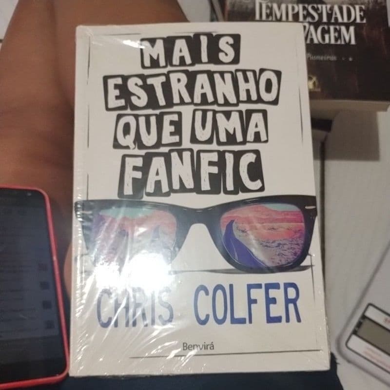 mais estranho que uma fan fic