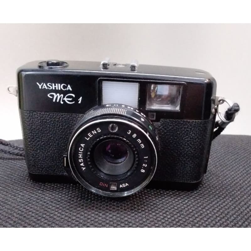 Yashica Me1