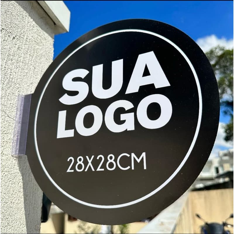 Placa frente e verso com a sua logo tamanho 28x28cm