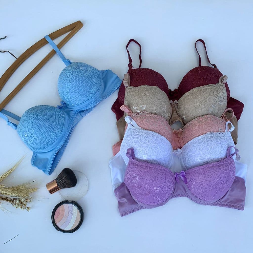 Kit com 5 Sutiãs de Renda com Bojo Lingerie Feminina Soutien Sutian Regulável Reforçado com Aro