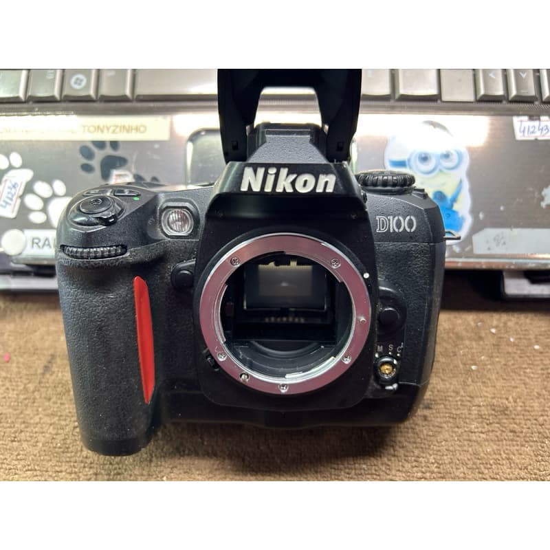 Nikon D100
