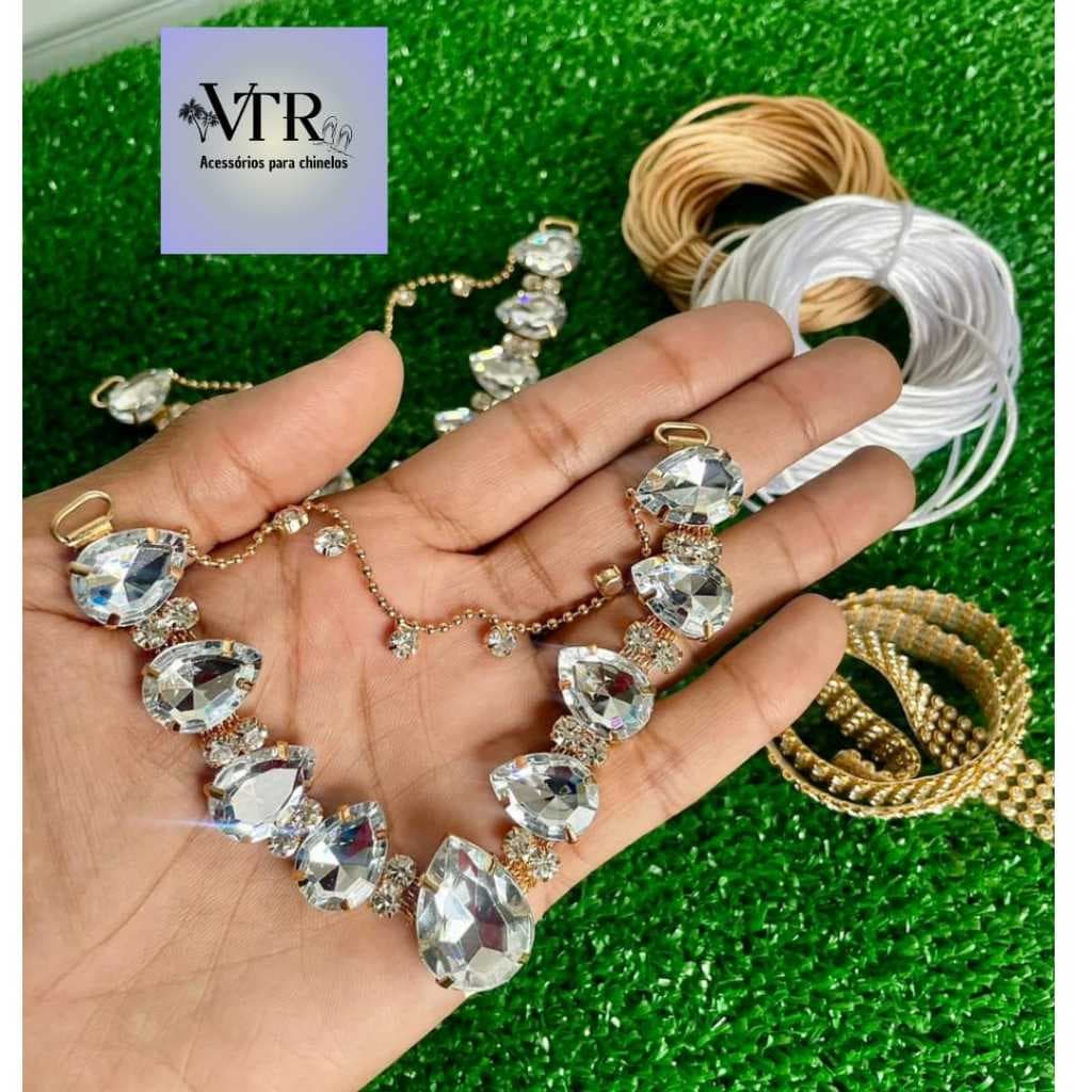 kit Cabedal com correntinha Tatti cristal para chinelo com 3 opção de fio