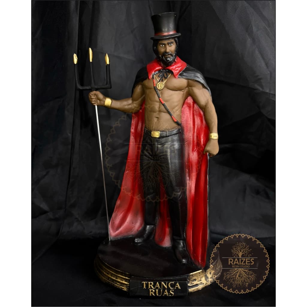 Estátua/Escultura Exu Tranca Ruas Realista com Ponto Riscado na Capa