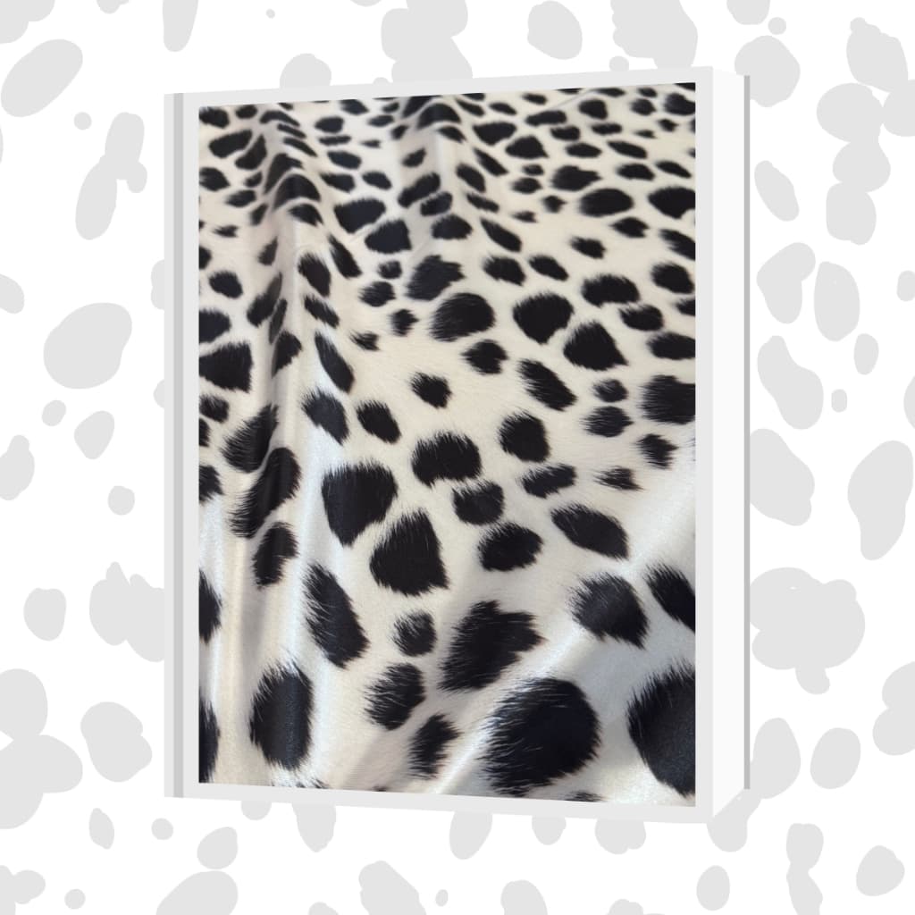 Tecido Cetim Estampado Digital Dalmatas 1,40m Fantasia Cruella Decoração Pet